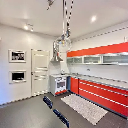 Old Town Apartment *